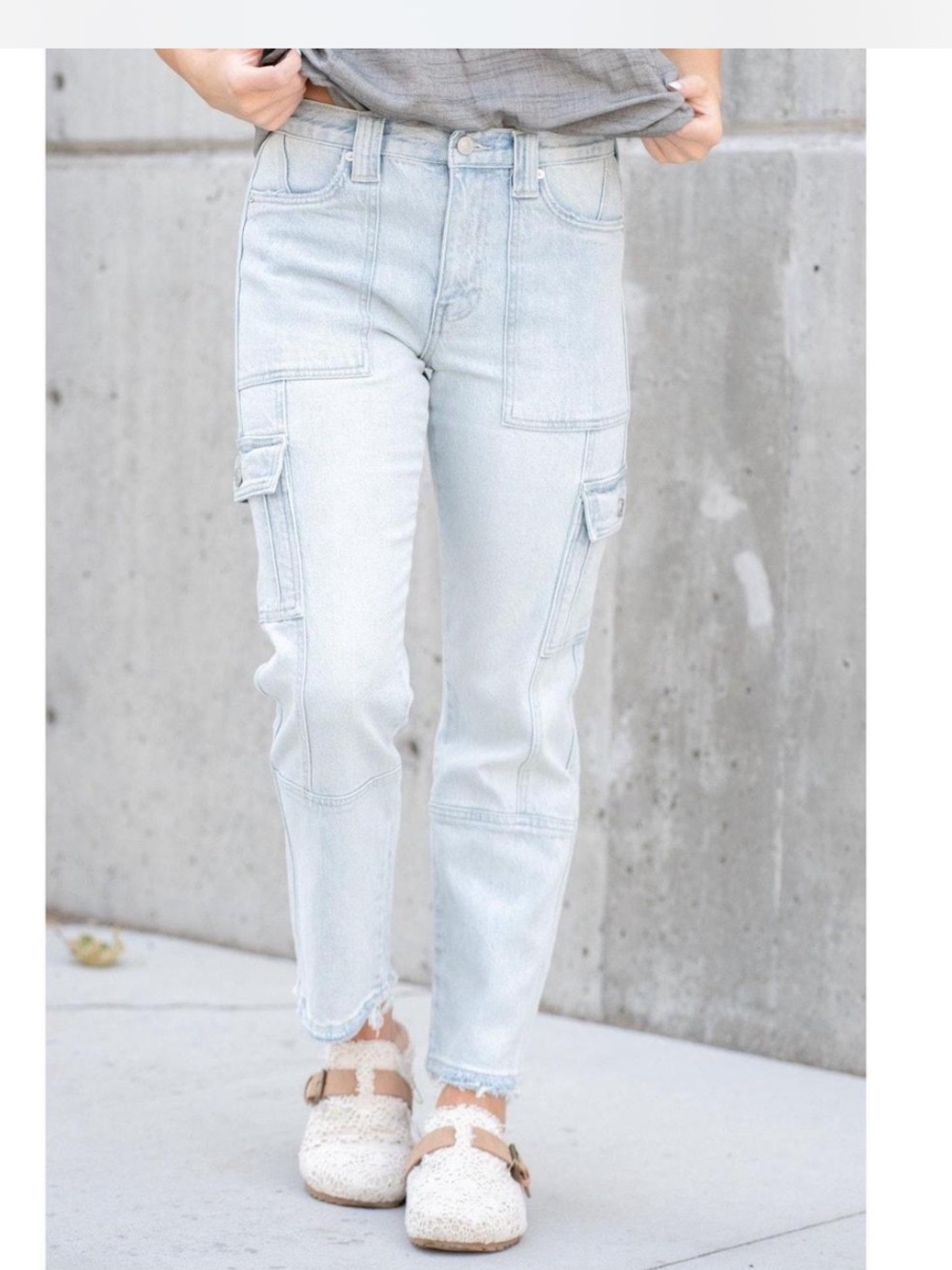 NWOT KanCan Light Blue Straight Leg Cargo Ankle Jeans. Size waist 27
